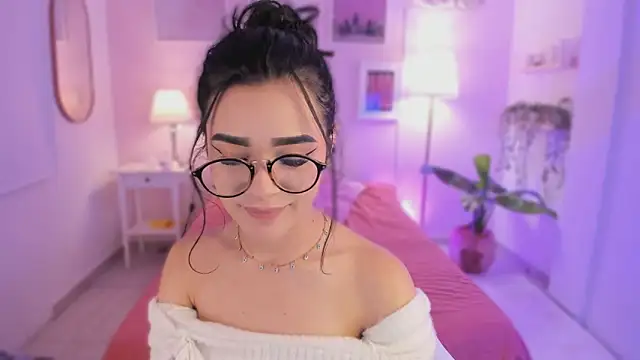 Snapshot of emma_soul1 chatting on November 18, 2025, 8:01 pm emma soul1 online show from November 18, 2025, 8:01 pm