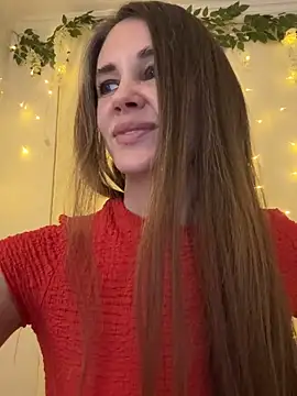 LucieMack online show from April 10, 2026, 7:32 pm