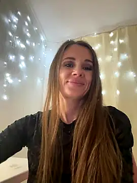 LucieMack online show from October 13, 2025, 8:21 pm