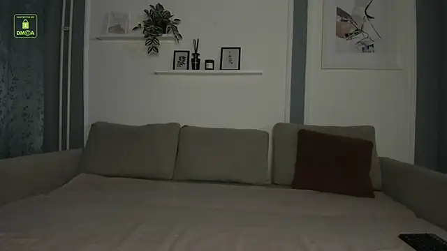 Naomi Urban online show from October 11, 2025, 9:27 pm