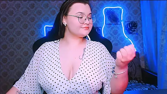 InLoveWithLife26 online show from February 22, 2026, 7:04 pm