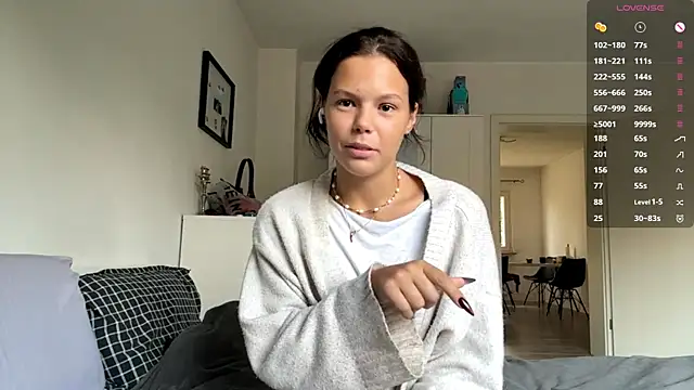 MaydaCornwall online show from October 10, 2025, 7:09 am