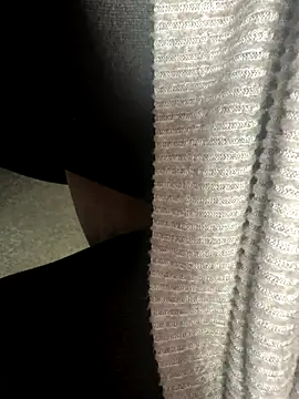 HiddenHoneyLDN online show from December 16, 2025, 12:20 pm