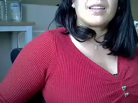 ITALIANASISIXX online show from May 19, 2026, 1:29 pm