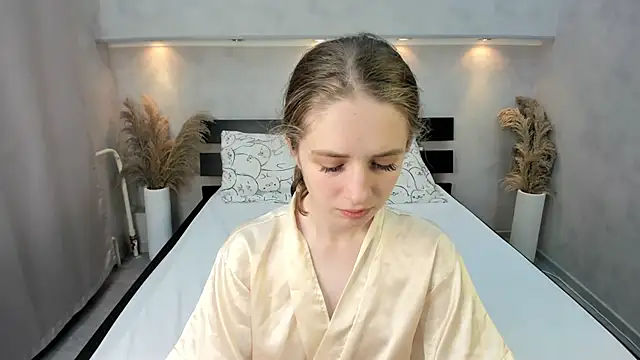 Camilla Kelly online show from October 22, 2025, 1:16 am