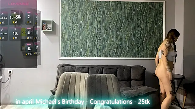 VelvetMiley online show from April 19, 2026, 3:13 pm