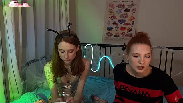 Olivia Rid  online show from October 29, 2025, 9:25 pm