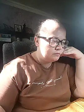 LillyWilly online show from September 29, 2025, 8:32 am