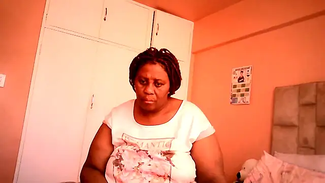 HUGEASSXXXXX online show from June 26, 2026, 5:57 am