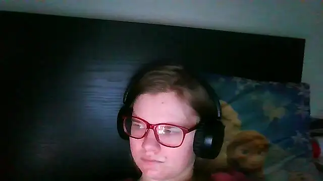 Snapshot of Moonolighta chatting on November 8, 2025, 1:25 pm Moonolighta online show from November 8, 2025, 1:25 pm