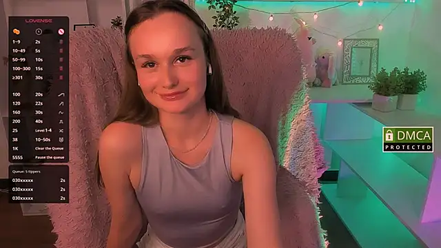 Snapshot of Lara_Vest chatting on October 2, 2025, 8:23 pm Lara Vest online show from October 2, 2025, 8:23 pm