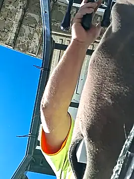 Snapshot of lildhot chatting on October 31, 2025, 7:54 pm lildhot online show from October 31, 2025, 7:54 pm