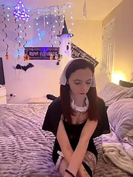 NaughtyLittleLouise online show from October 25, 2025, 10:10 pm