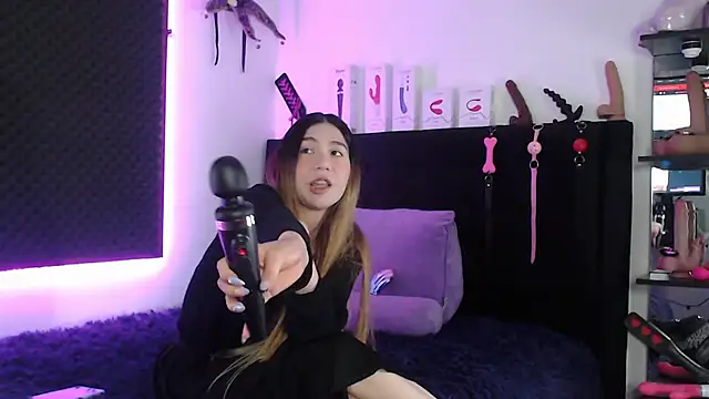 Snapshot of karlamoon23 chatting on November 26, 2025, 10:32 pm karlamoon23 online show from November 26, 2025, 10:32 pm