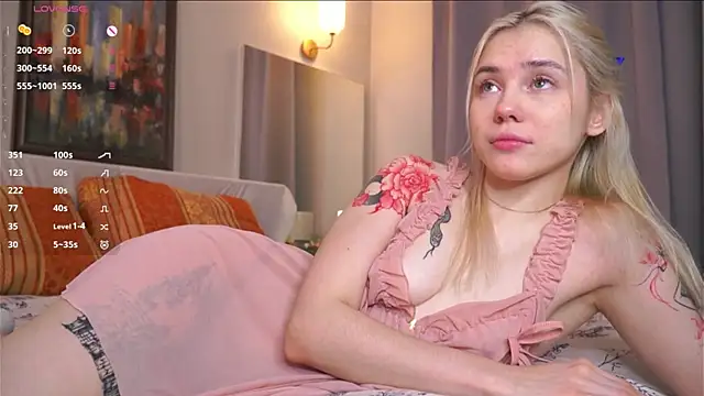 LilianBenskin online show from November 28, 2025, 5:51 am