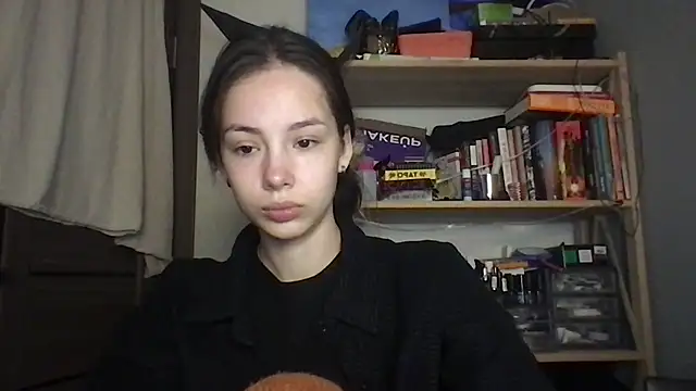 Yuna5343 online show from November 26, 2025, 9:04 pm