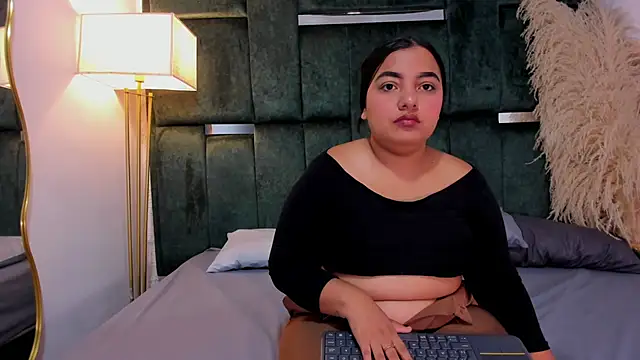 Chloe jackson25 online show from October 8, 2025, 6:41 pm