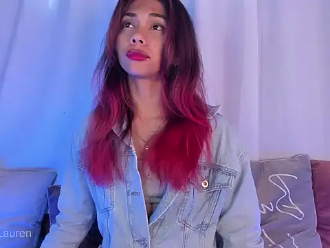 Laurenn 2 online show from November 4, 2025, 4:00 pm