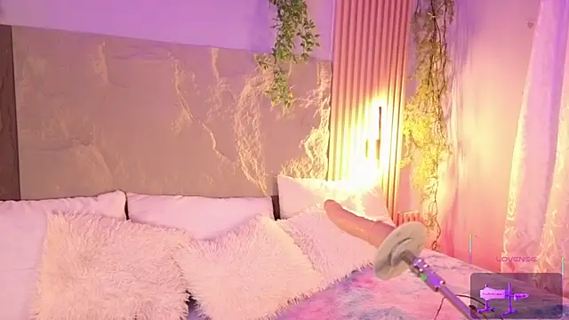 Lolalewis777 online show from January 13, 2026, 8:24 pm