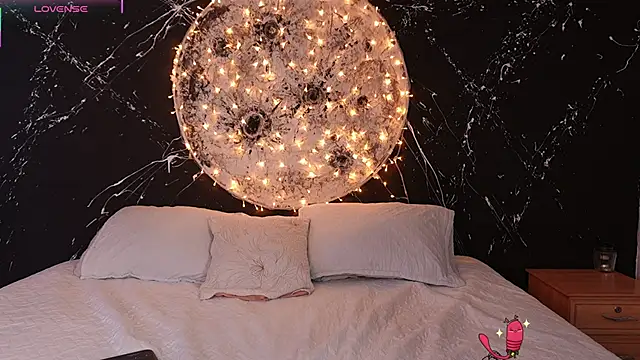 ShaniaDaniels online show from November 24, 2025, 9:59 pm