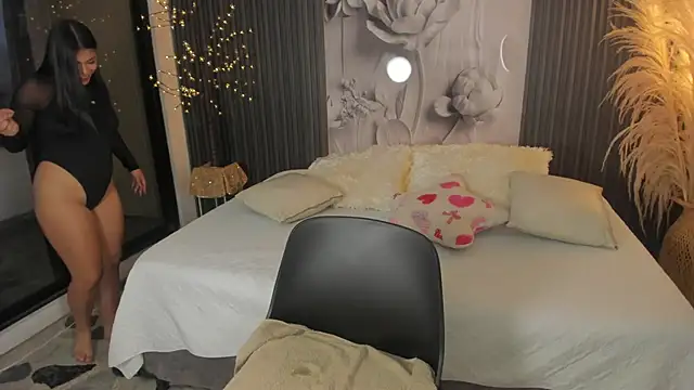 Snapshot of ShaniaDaniels chatting on February 1, 2026, 10:41 pm ShaniaDaniels online show from February 1, 2026, 10:41 pm