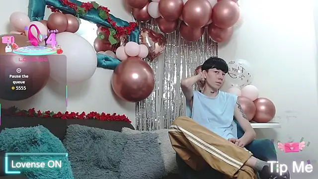 Snapshot of LiamBrown09 chatting on February 19, 2026, 6:38 pm LiamBrown09 online show from February 19, 2026, 6:38 pm