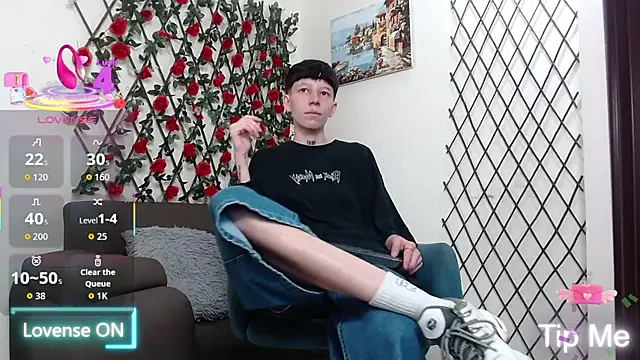 Snapshot of LiamBrown09 chatting on February 28, 2026, 7:24 pm LiamBrown09 online show from February 28, 2026, 7:24 pm