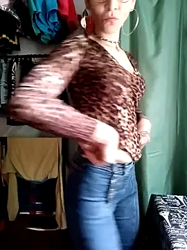 Lulypsicologasexual online show from November 7, 2025, 6:45 pm