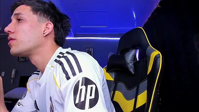 alexgiraldo   online show from November 13, 2025, 4:00 pm