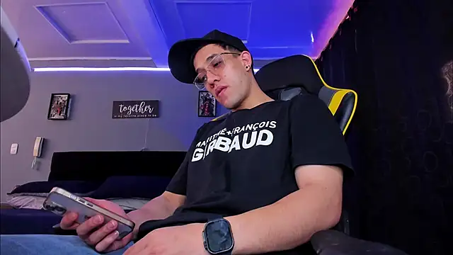 alexgiraldo   online show from October 19, 2025, 1:25 pm