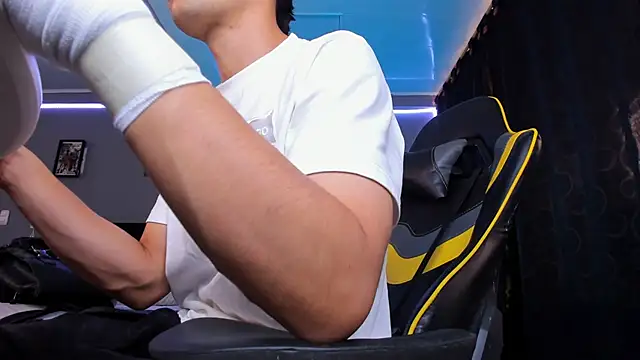 alexgiraldo   online show from December 5, 2025, 8:17 pm