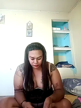 Snapshot of EmmaKantutera chatting on November 2, 2025, 5:23 am EmmaKantutera online show from November 2, 2025, 5:23 am