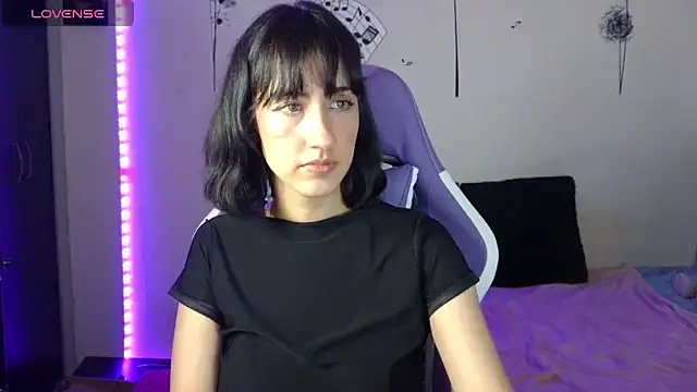 AvlieQueen online show from September 9, 2025, 5:06 am