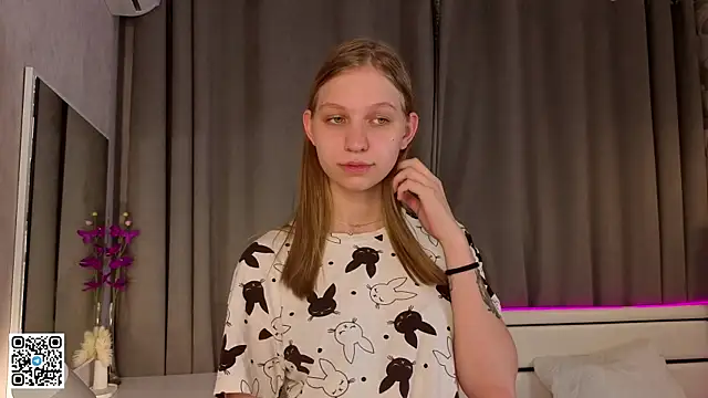LynneHaviland online show from September 9, 2025, 6:17 pm