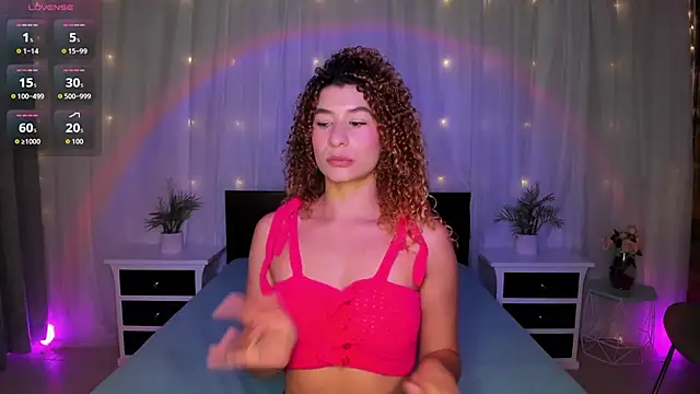 Evolet Bee online show from December 15, 2025, 11:38 am