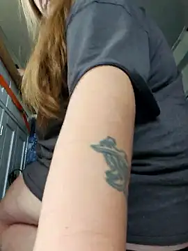 Snapshot of Love86Emily chatting on October 20, 2025, 5:13 pm Love86Emily online show from October 20, 2025, 5:13 pm