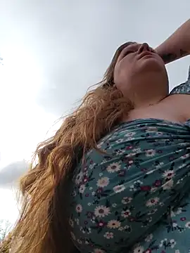 Snapshot of Love86Emily chatting on October 27, 2025, 2:51 pm Love86Emily online show from October 27, 2025, 2:51 pm