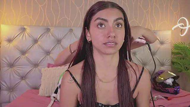 Naughty Couple83 online show from June 26, 2026, 6:36 pm