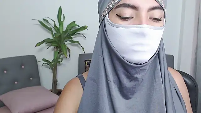 jade nassar online show from November 10, 2025, 6:24 pm