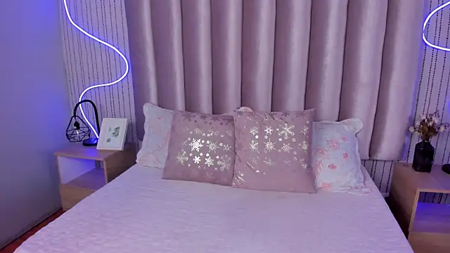 SamanthaPeachss online show from October 9, 2025, 11:55 am