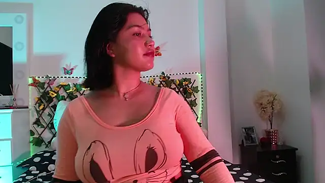 Snapshot of daisy_girll chatting on October 20, 2025, 9:43 am daisy girll online show from October 20, 2025, 9:43 am