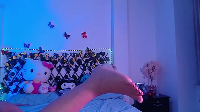 Snapshot of daisy_girll chatting on October 8, 2025, 9:33 am daisy girll online show from October 8, 2025, 9:33 am