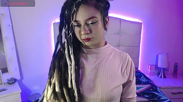 elapetitie online show from November 28, 2025, 6:13 am