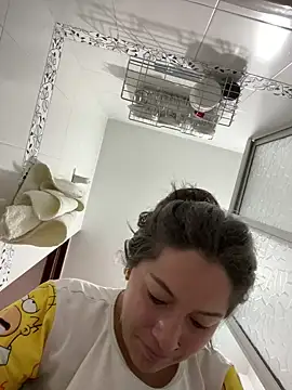 Alyha Cortes online show from October 16, 2025, 12:02 pm