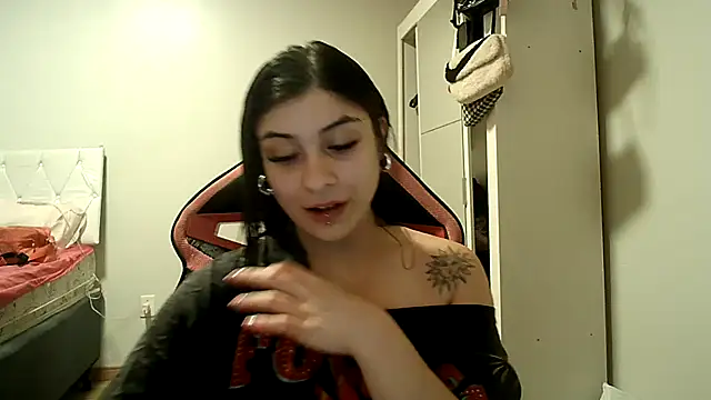 Becca B online show from October 29, 2025, 6:40 pm