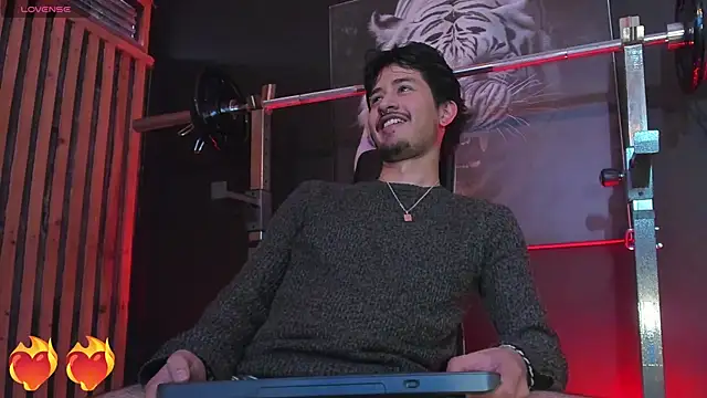 Snapshot of DimitriDeluxe chatting on October 28, 2025, 8:41 pm DimitriDeluxe online show from October 28, 2025, 8:41 pm