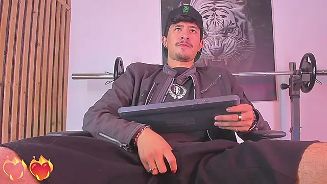 Snapshot of DimitriDeluxe chatting on October 22, 2025, 7:24 pm DimitriDeluxe online show from October 22, 2025, 7:24 pm