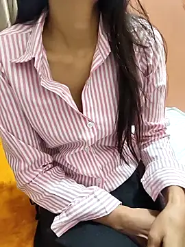 Shalu G online show from February 5, 2026, 2:51 am