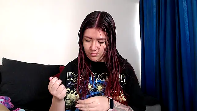 Snapshot of evilheart_69 chatting on November 20, 2025, 2:40 pm evilheart 69 online show from November 20, 2025, 2:40 pm