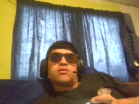 juanfritaa21 online show from October 3, 2025, 8:32 pm
